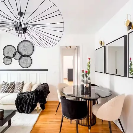 Villa 4 New * Paris